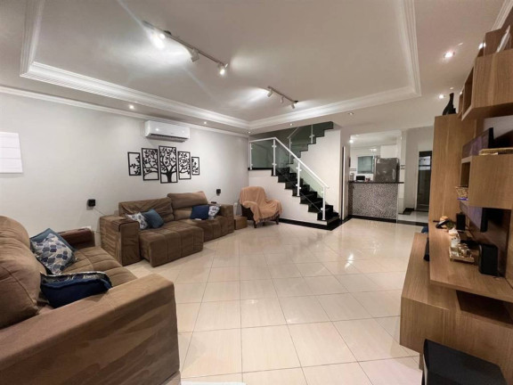 Imagem Casa com 3 Quartos à Venda, 121 m² em Maracanã - Praia Grande Imagem Casa com 3 Quartos à Venda, 121 m² em Maracanã - Praia Grande