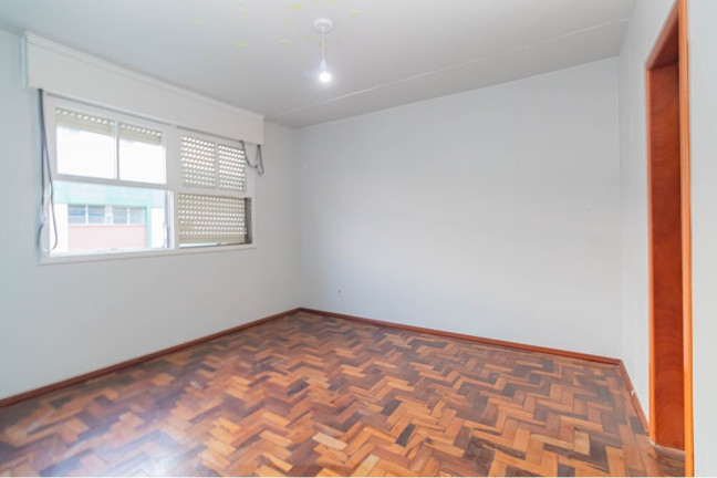 Imagem Imóvel com 1 Quarto à Venda,  em Petrópolis - Porto Alegre