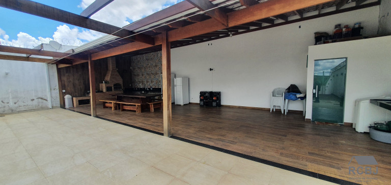 Imagem Sobrado com 4 Quartos à Venda, em Fernão Dias - Esmeraldas Imagem Sobrado com 4 Quartos à Venda, em Fernão Dias - Esmeraldas