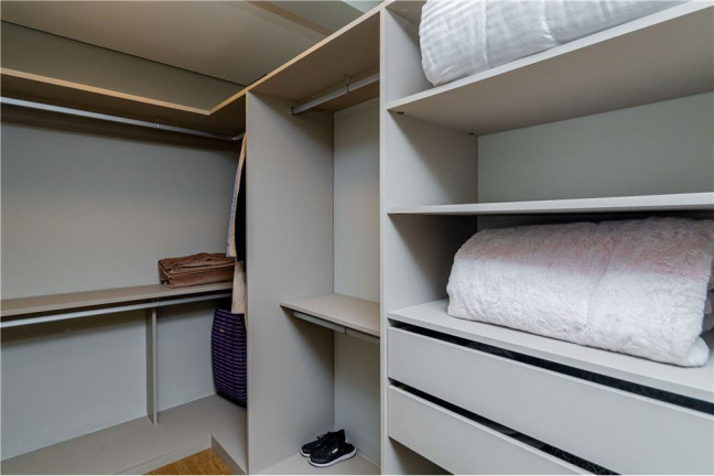 Imagem Imóvel com 3 Quartos à Venda, em Menino Deus - Porto Alegre Imagem Imóvel com 3 Quartos à Venda, em Menino Deus - Porto Alegre