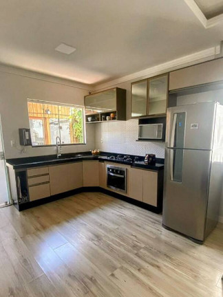 Imagem Casa com 4 Quartos à Venda, 170 m² em Salinas - Balneário Barra Do Sul