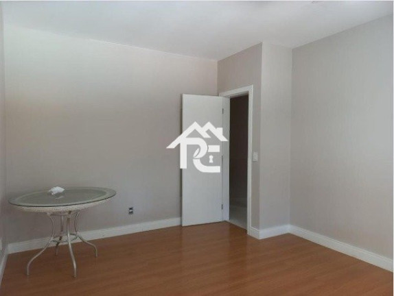 Imagem Casa com 3 Quartos à Venda, 360 m² em Piratininga - Niterói