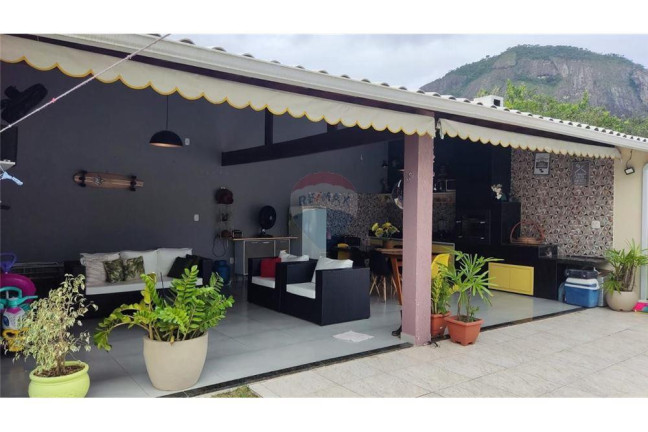 Imagem Casa de Condomínio com 4 Quartos à Venda, 225 m² em Inoa - Maricá Imagem Casa de Condomínio com 4 Quartos à Venda, 225 m² em Inoa - Maricá