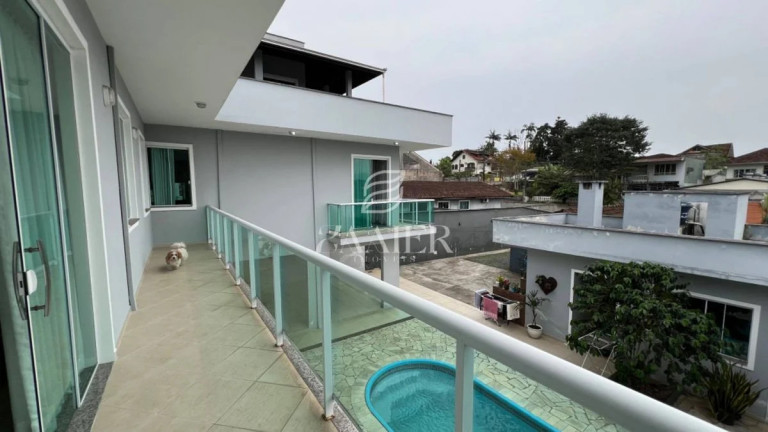 Imagem Sobrado com 5 Quartos à Venda, 270 m² em Bom Retiro - Joinville Imagem Sobrado com 5 Quartos à Venda, 270 m² em Bom Retiro - Joinville