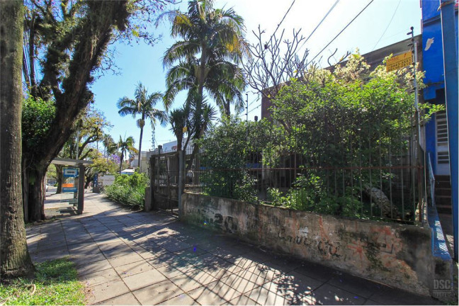 Imagem Casa com 3 Quartos à Venda, 179 m² em Petrópolis - Porto Alegre Imagem Casa com 3 Quartos à Venda, 179 m² em Petrópolis - Porto Alegre