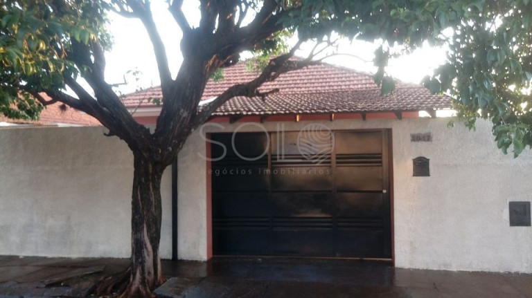Casa com 3 Quartos à Venda, 300 m² em Centro - Araraquara
