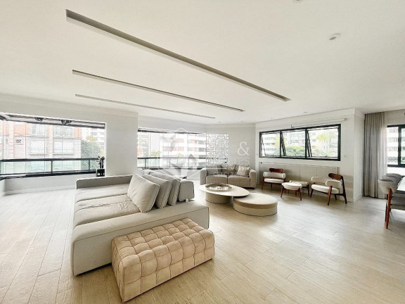 Apartamento com 3 Quartos à Venda, 192 m² em Aclimação - São Paulo