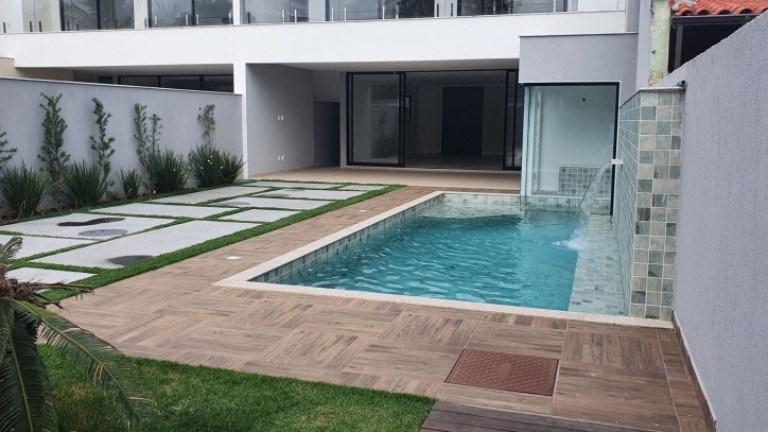 Imagem Casa com 6 Quartos à Venda, 380 m² em Barra Da Tijuca - Rio De Janeiro Imagem Casa com 6 Quartos à Venda, 380 m² em Barra Da Tijuca - Rio De Janeiro
