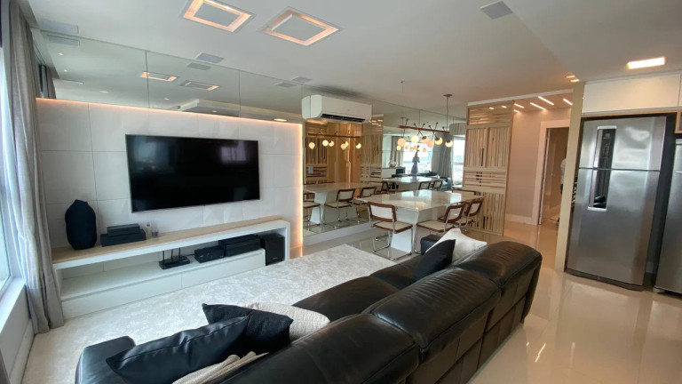 Imagem Apartamento com 3 Quartos à Venda, 136 m² em Centro - Balneário Camboriú Imagem Apartamento com 3 Quartos à Venda, 136 m² em Centro - Balneário Camboriú