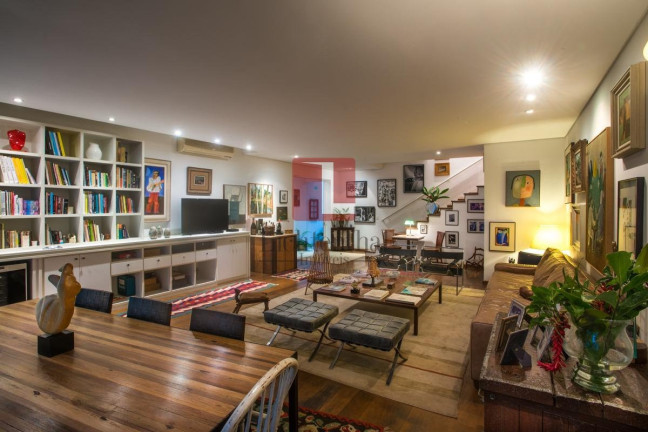 Casa com 2 Quartos à Venda, 210 m² em Jardim Paulista - São Paulo