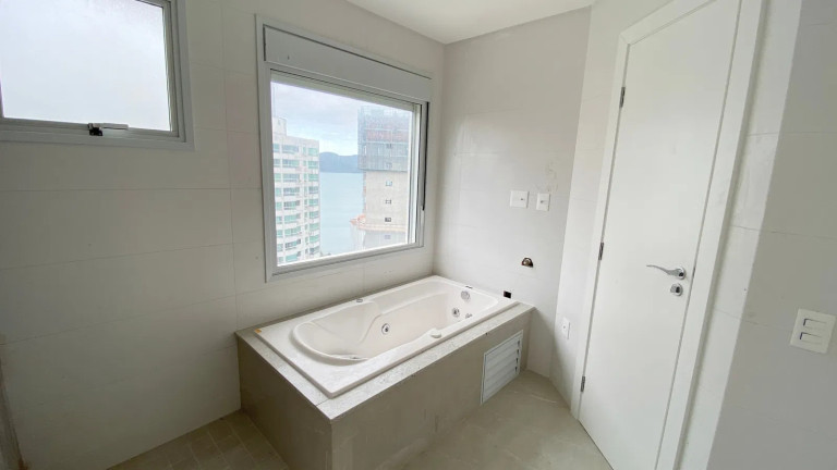 Imagem Apartamento com 3 Quartos à Venda, 133 m² em Pioneiros - Balneário Camboriú