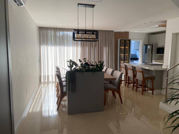 Imagem Casa com 3 Quartos à Venda, 170 m² em Morrinhos - Bombinhas