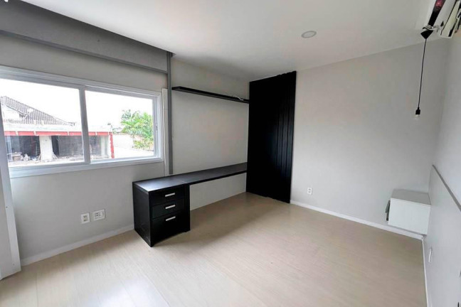 Imagem Casa de Condomínio com 6 Quartos para Alugar, 550 m² em Barra Da Tijuca - Rio De Janeiro Imagem Casa de Condomínio com 6 Quartos para Alugar, 550 m² em Barra Da Tijuca - Rio De Janeiro