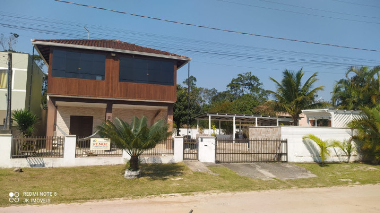 Sobrado com 5 Quartos à Venda, 238 m² em Balneário Mariluz - Itapoá