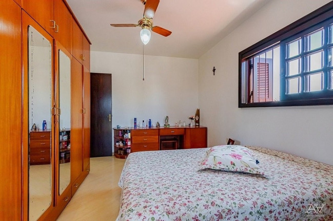 Imagem Casa com 4 Quartos à Venda, 210 m² em Niterói - Canoas