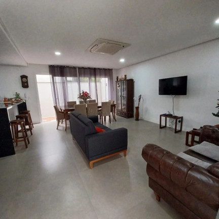 Imagem Casa com 3 Quartos à Venda, 306 m² em Vila Assunção - Porto Alegre