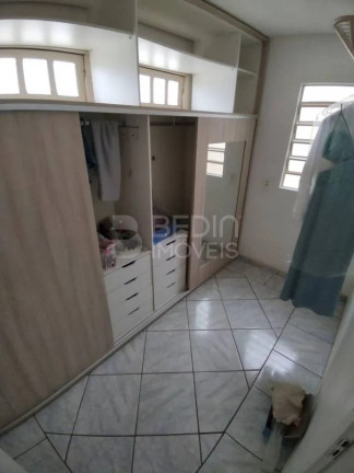 Imagem Casa com 3 Quartos à Venda, 198 m² em Centro - Balneário Camboriú Imagem Casa com 3 Quartos à Venda, 198 m² em Centro - Balneário Camboriú
