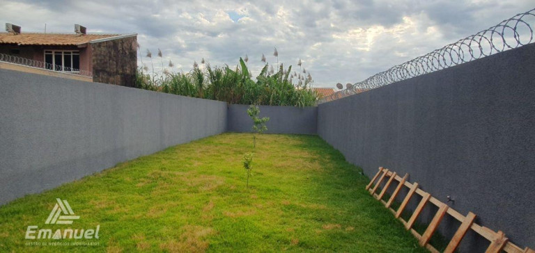 Imagem Casa com 2 Quartos à Venda, 140 m² em Santo Antônio - Campo Grande