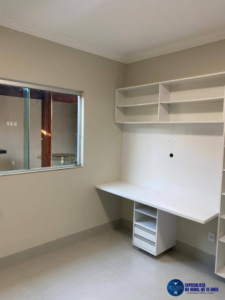 Imagem Casa com 3 Quartos à Venda, 240 m² em Moinho Dos Ventos - Goiânia Imagem Casa com 3 Quartos à Venda, 240 m² em Moinho Dos Ventos - Goiânia
