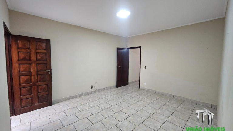 Imagem Casa com 3 Quartos à Venda, 120 m² em Vila Aparecida - Bragança Paulista