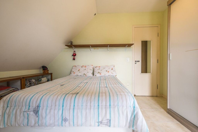 Imagem Casa de Condomínio com 4 Quartos à Venda, 230 m² em Cachoeira Do Bom Jesus - Florianópolis