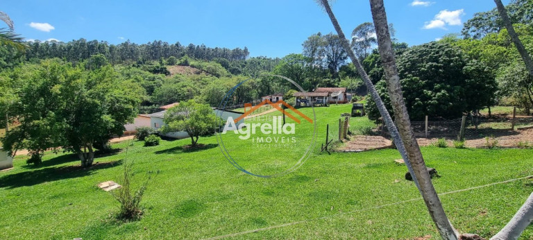 Imagem Imóvel com 3 Quartos à Venda, 200 m² em Zona Rural - Serra Negra Imagem Imóvel com 3 Quartos à Venda, 200 m² em Zona Rural - Serra Negra