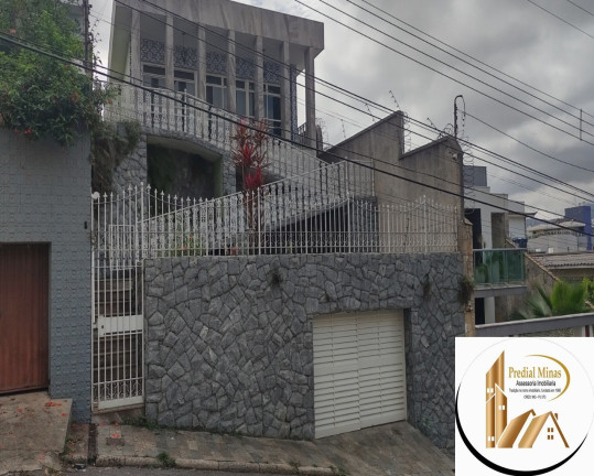 Casa com 3 Quartos à Venda, 400 m² em Sagrada Família - Belo Horizonte