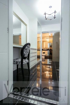 Imagem Casa com 4 Quartos para Temporada, 1.000 m² em Centro - Balneário Camboriú Imagem Casa com 4 Quartos para Temporada, 1.000 m² em Centro - Balneário Camboriú
