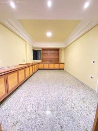 Imagem Apartamento com 4 Quartos à Venda, 201 m² em Aflitos - Recife
