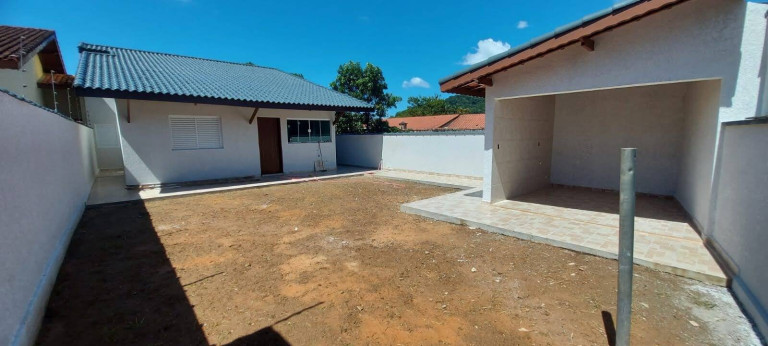 Imagem Casa com 3 Quartos à Venda, 250 m² em Centro - Peruíbe