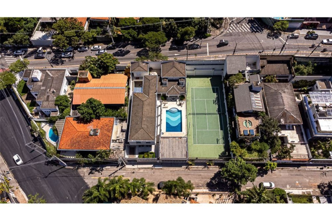 Imagem Casa com 3 Quartos à Venda, 709 m² em Pinheiros - São Paulo Imagem Casa com 3 Quartos à Venda, 709 m² em Pinheiros - São Paulo