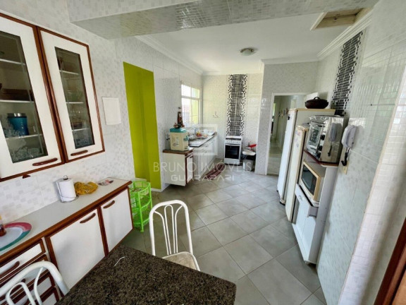 Imagem Casa com 5 Quartos à Venda, 450 m² em Centro - Guarapari