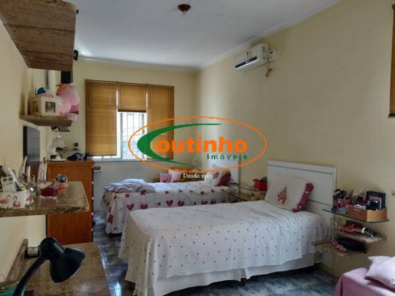 Imagem Casa com 6 Quartos à Venda, 356 m² em Grajaú - Rio De Janeiro Imagem Casa com 6 Quartos à Venda, 356 m² em Grajaú - Rio De Janeiro