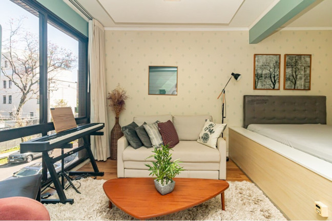 Imagem Imóvel com 1 Quarto à Venda,  em Petrópolis - Porto Alegre