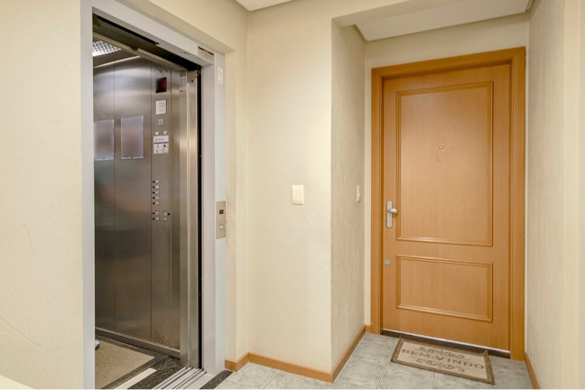 Imagem Imóvel com 2 Quartos à Venda, 79 m² em Petrópolis - Porto Alegre Imagem Imóvel com 2 Quartos à Venda, 79 m² em Petrópolis - Porto Alegre