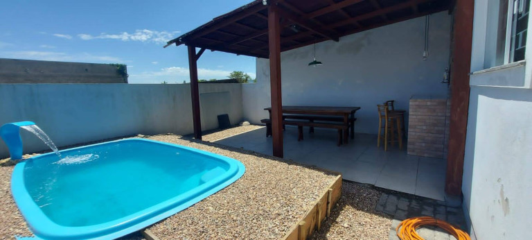 Imagem Casa com 2 Quartos à Venda, 69 m² em Universitário - Tijucas