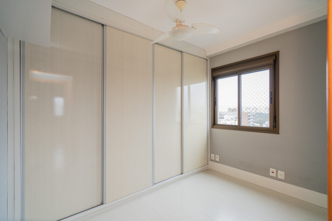 Imagem Apartamento com 2 Quartos à Venda, 67 m² em Passo Da Areia - Porto Alegre