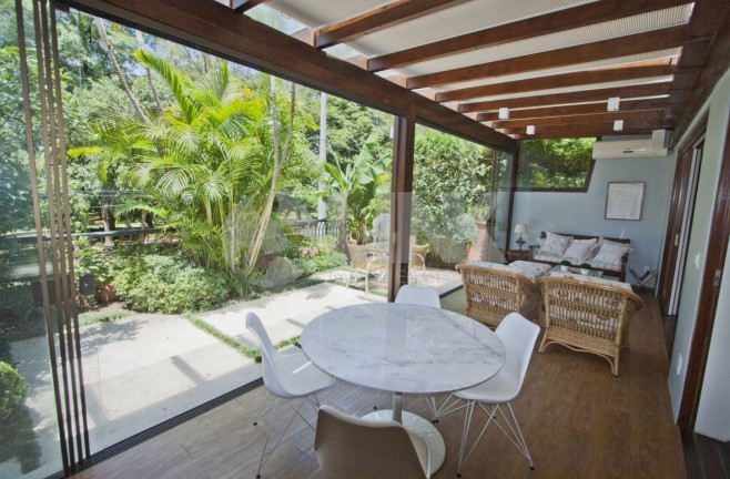 Imagem Imóvel com 4 Quartos à Venda, 500 m² em Três Figueiras - Porto Alegre Imagem Imóvel com 4 Quartos à Venda, 500 m² em Três Figueiras - Porto Alegre