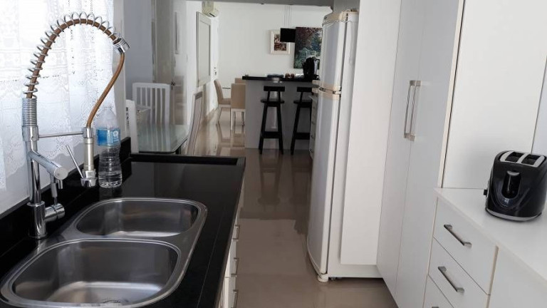 Imagem Apartamento com 4 Quartos à Venda, 239 m² em Pitangueiras - Guarujá