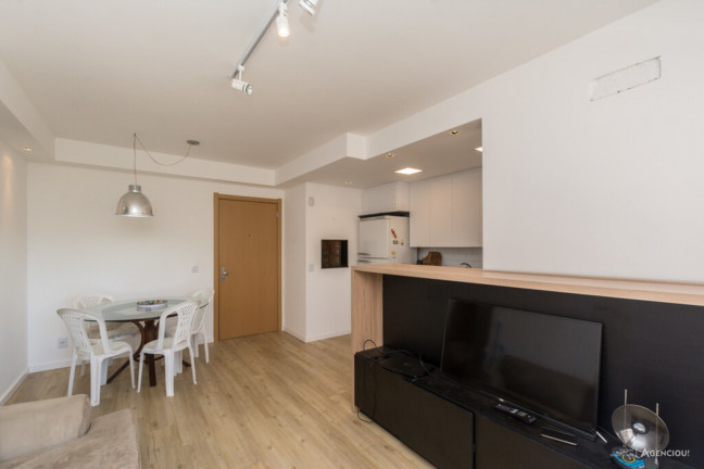 Imagem Imóvel com 2 Quartos à Venda, 62 m² em Teresópolis - Porto Alegre