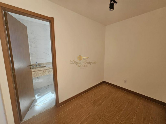 Imagem Casa com 4 Quartos à Venda, 148 m² em Várzea - Teresópolis