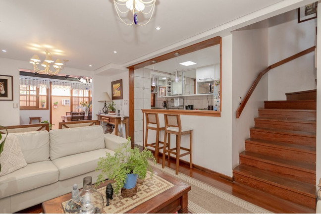 Imagem Casa com 3 Quartos à Venda, 230 m² em Tristeza - Porto Alegre Imagem Casa com 3 Quartos à Venda, 230 m² em Tristeza - Porto Alegre
