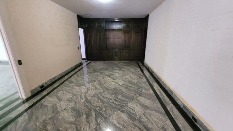 Imagem Casa com 7 Quartos à Venda, 765 m² em Seminário - Curitiba Imagem Casa com 7 Quartos à Venda, 765 m² em Seminário - Curitiba