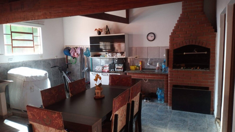 Imagem Chácara com 2 Quartos à Venda, 220 m² em Centro - Boituva