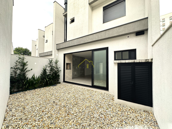 Imagem Casa com 3 Quartos à Venda, 153 m² em América - Joinville Imagem Casa com 3 Quartos à Venda, 153 m² em América - Joinville