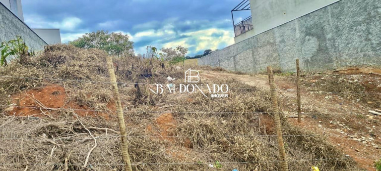 Imagem Terreno à Venda, 265 m² em Centro - Extrema Imagem Terreno à Venda, 265 m² em Centro - Extrema