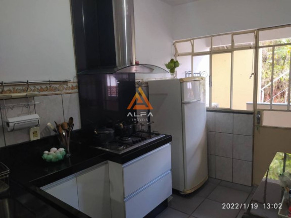 Imagem Casa com 2 Quartos à Venda, 75 m²