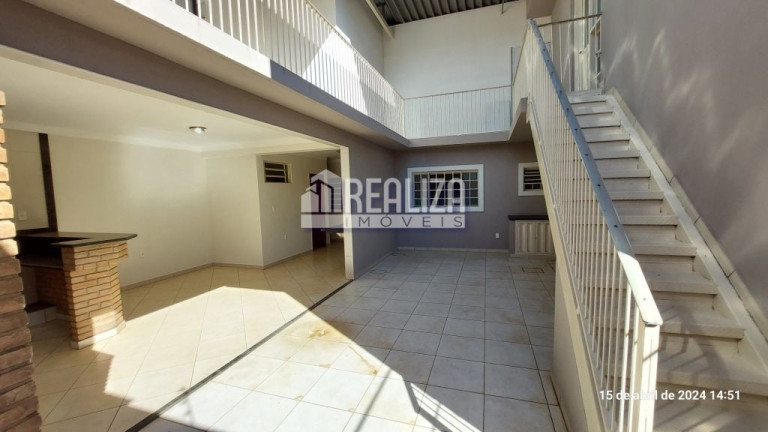 Imagem Sobrado com 4 Quartos para Alugar, 300 m² em Jardim Induberaba - Uberaba