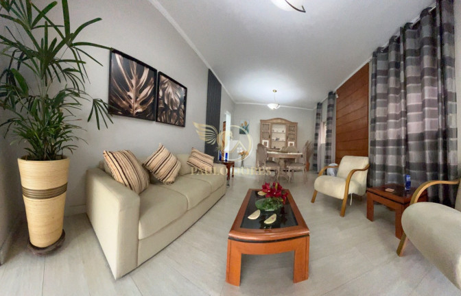 Imagem Casa com 4 Quartos à Venda, 202 m² em Centro - Ubatuba