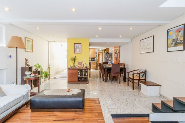 Imagem Casa com 4 Quartos à Venda, 223 m² em Mooca - São Paulo Imagem Casa com 4 Quartos à Venda, 223 m² em Mooca - São Paulo